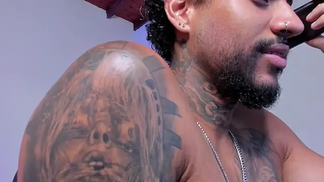 Pokazy przed kamerką – LuigiVitale_1