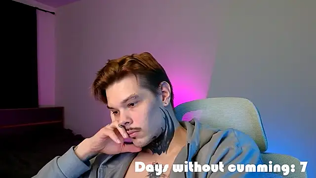 DENIS_HERE élő XXX-chatje