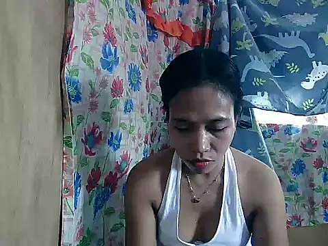 PinaySkinnyGirl's Live XXX Chat