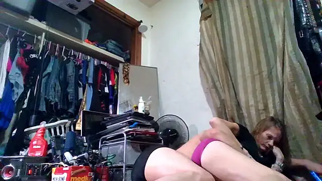 slinginbigD Chat XXX in diretta