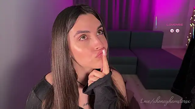 xHONEYHAMSTERSx webkamerás műsora