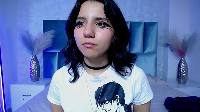 HollyPeach live XXX chat