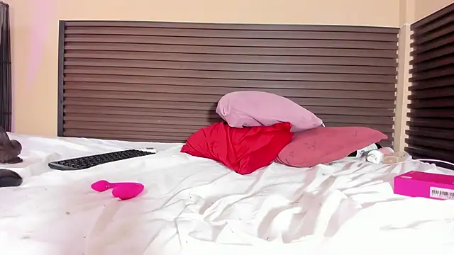 Chat XXX en directo de Kim_Baker1