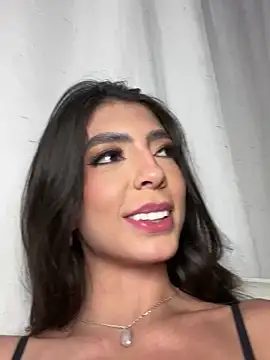 NINA_ROSEE397's Live XXX Chat