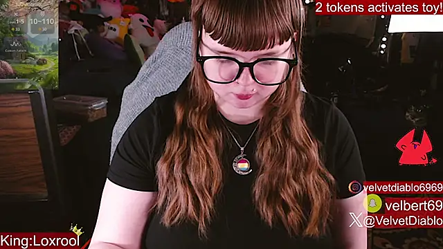 XXX chat uživo modela VelvetDiablo