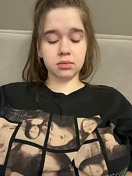 دردشة HornyGirlH الجنسية المباشرة