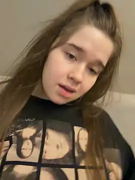 Chat +18 de HornyGirlH ao vivo