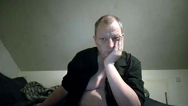 chubbybear2cum: διαδικτυακό σόου στην κάμερα