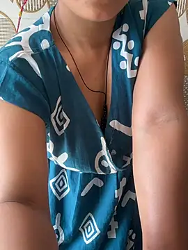 Show modela Ishikaranaa na web-kameri