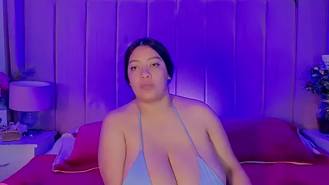 XXX chat uživo modela MollyBigBoobs12