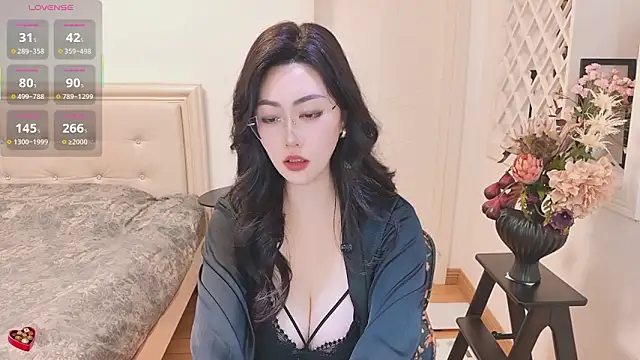 micromicro--'s Live XXX Chat