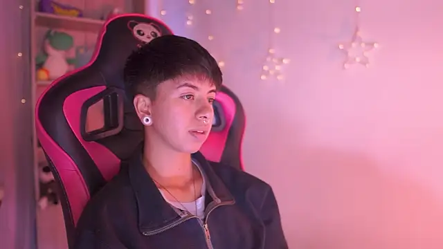 دردشة tommy_blue الجنسية المباشرة