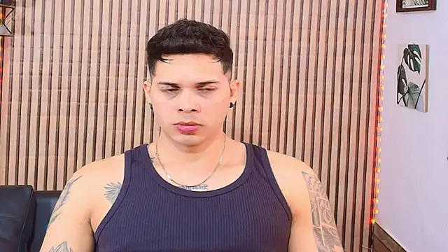 johan_speitzer Show in webcam