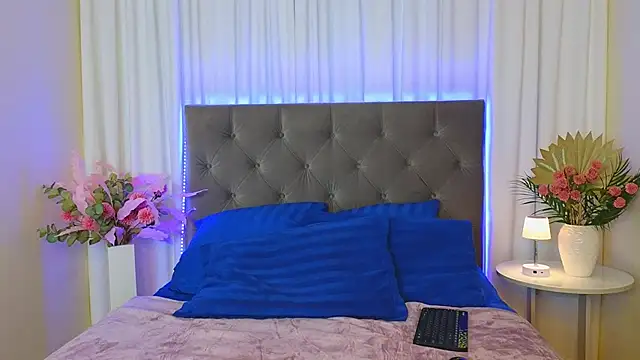 Chatroom XXX en direct de Ariana_Petite