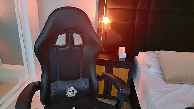 EllaEvanzz's Live XXX Chat