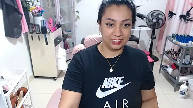 titsbiglovers Chat XXX in diretta