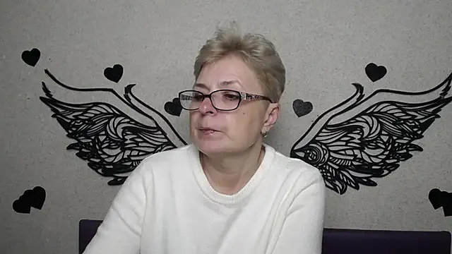 EmiliaGree's Live XXX Chat