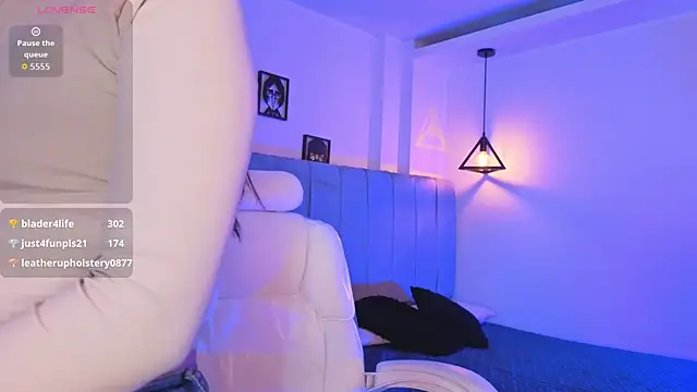 Онлайн чат XXX Miller_Vanessa_