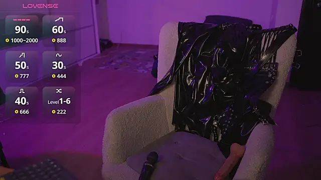 Dominatrix_Alice Chat XXX live