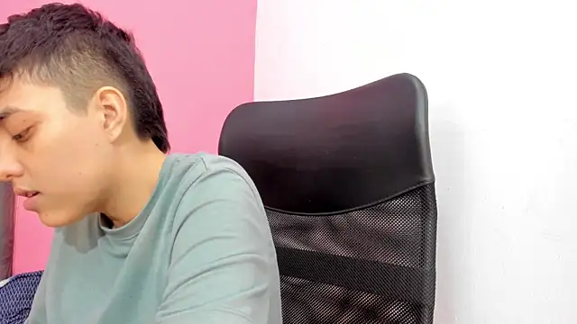 ariloe_quintero Adlı Modelin Canlı XXX Sohbeti