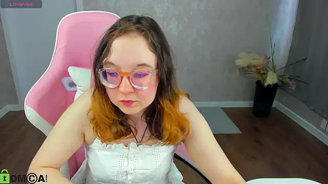 Aleks-caster Live XXX-chat