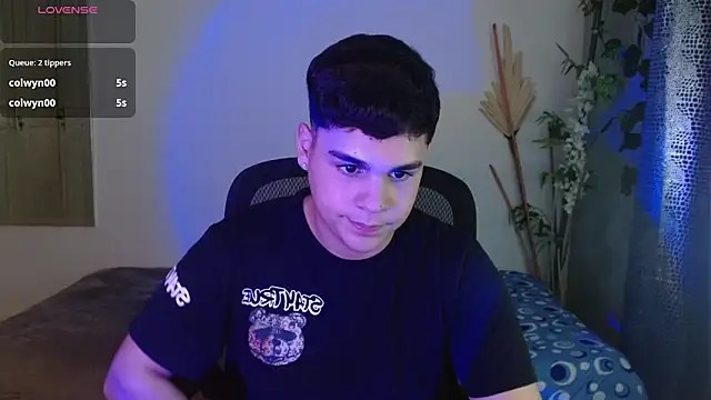 Chatroom XXX en direct de eithan_jonnes