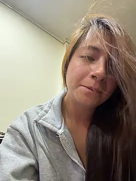 Pokazy przed kamerką – Karlee_Grey1