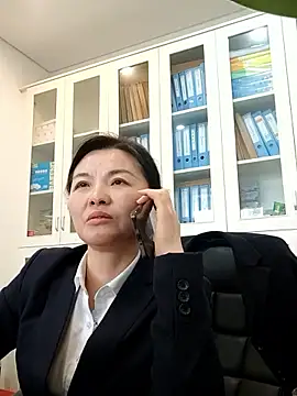 ialnuyoa_h Chat XXX in diretta