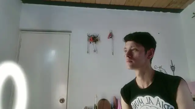 Chat XXX en directo de Tyler_cat