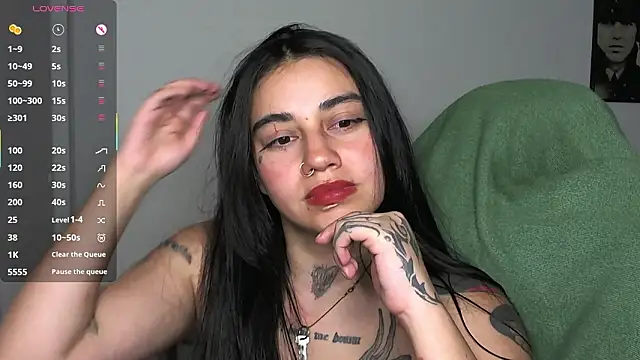 val_bardot's Live XXX Chat