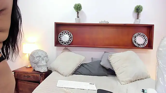 Chat +18 de kamylaBm ao vivo