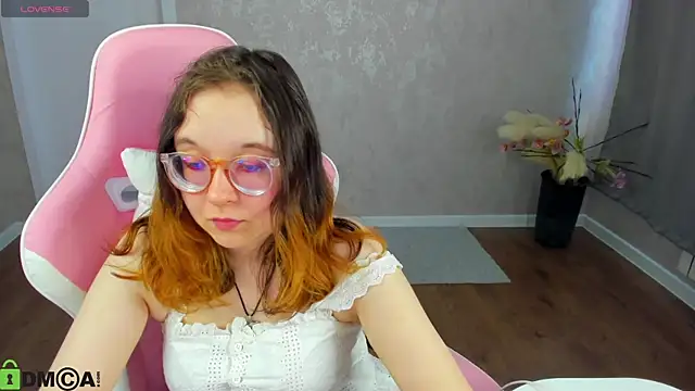 Aleks-caster live XXX chat