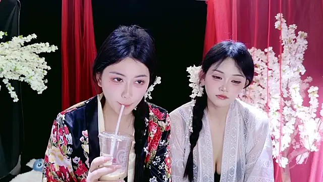 Banana-Milk69 লাইভ XXX চ্যাট