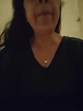 NakedMILFx Adlı Modelin Canlı XXX Sohbeti