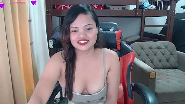 Pertunjukan Kamera Web Lara_Sung