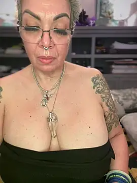dieseldame1313 Chat XXX live