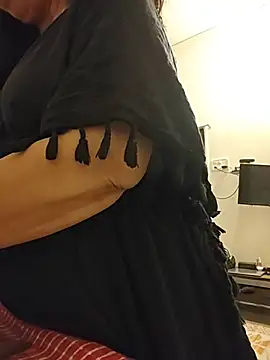 NakedMILFx: онлайн-секс-чат