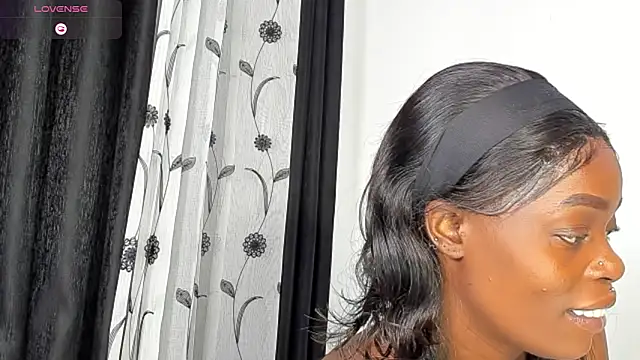 Chat +18 de CREAMY_BUBBLEGUM ao vivo