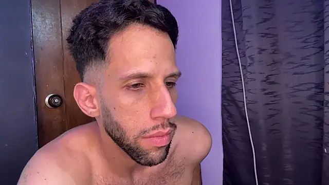 Chat +18 de Karim_mansur ao vivo