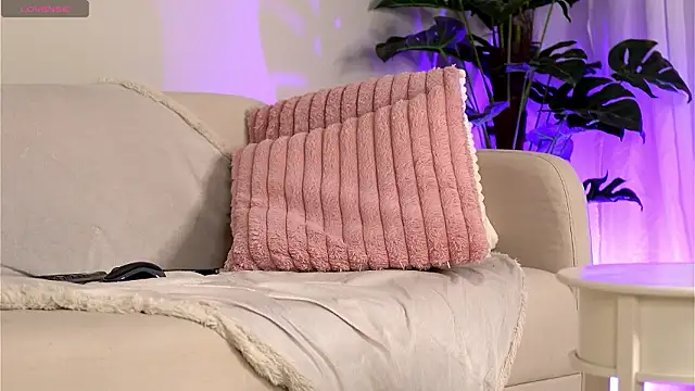 ClassyKatyy live XXX chat