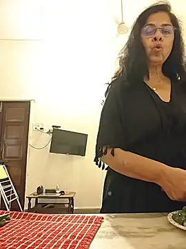 NakedMILFx's Live XXX Chat