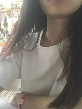 Yuri_k2 在線直播表演