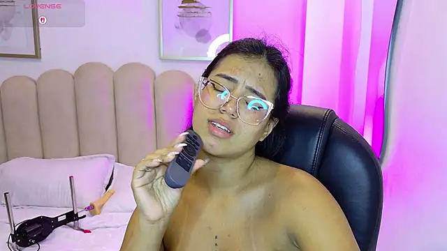 Czat XXX na żywo – raven_stonee