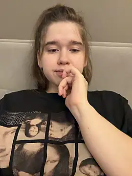 HornyGirlH Adlı Modelin Canlı XXX Sohbeti