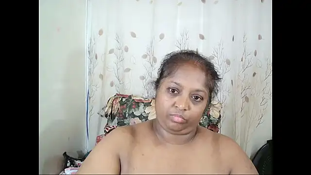 Indiantasha Adlı Modelin Canlı XXX Sohbeti