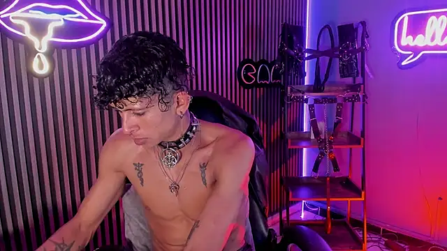 Maximoking26 élő XXX-chatje