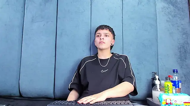 Megan_Thompson_ Live XXX-Chat