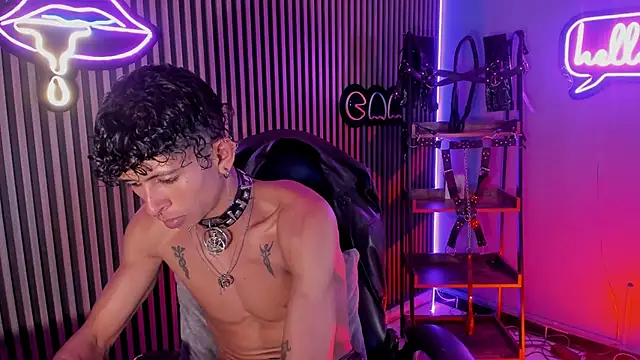 Show modela Maximoking26 na web-kameri