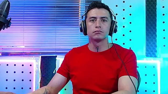 XXX chat uživo modela Godofcumxxx