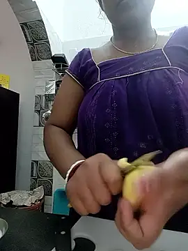 Hot-Tinaa – Live XXX-chat